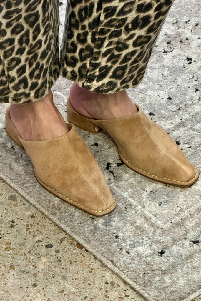 Steve Madden Dessa Slide- Tan Suede