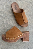 Corky's Gaslight Wedge- Camel